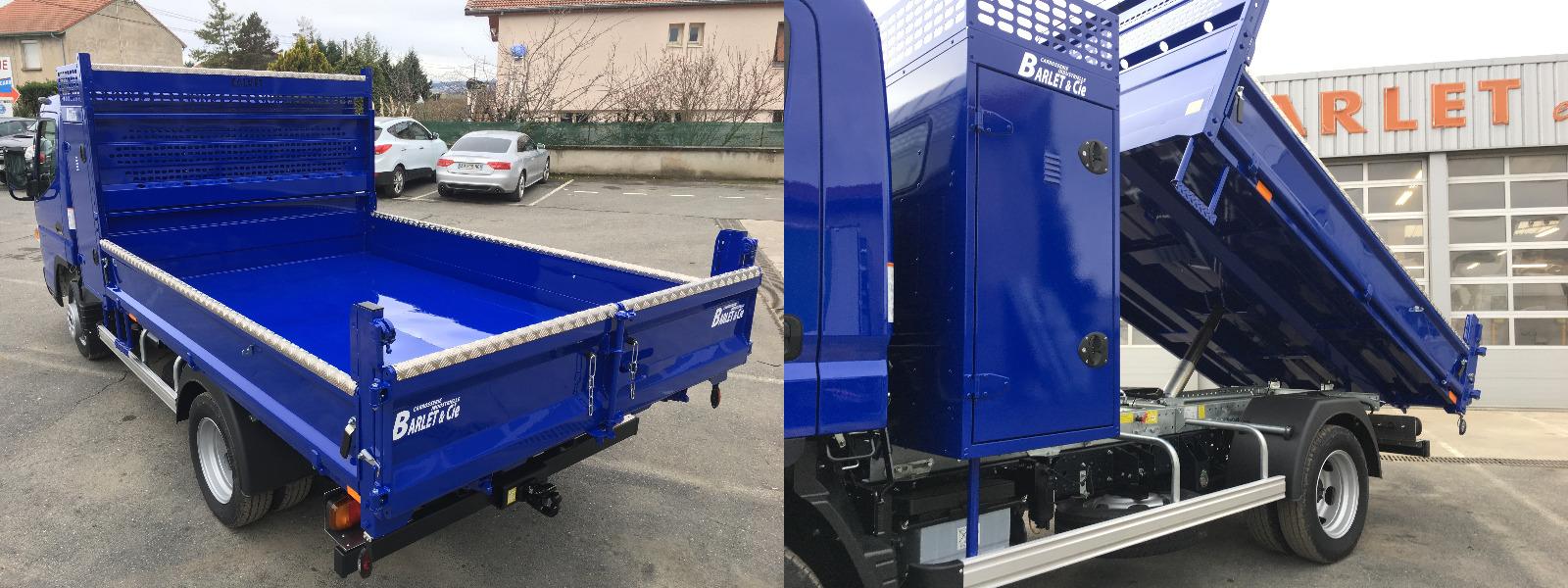 Benne hydraulique avec coffre et panier grillagé