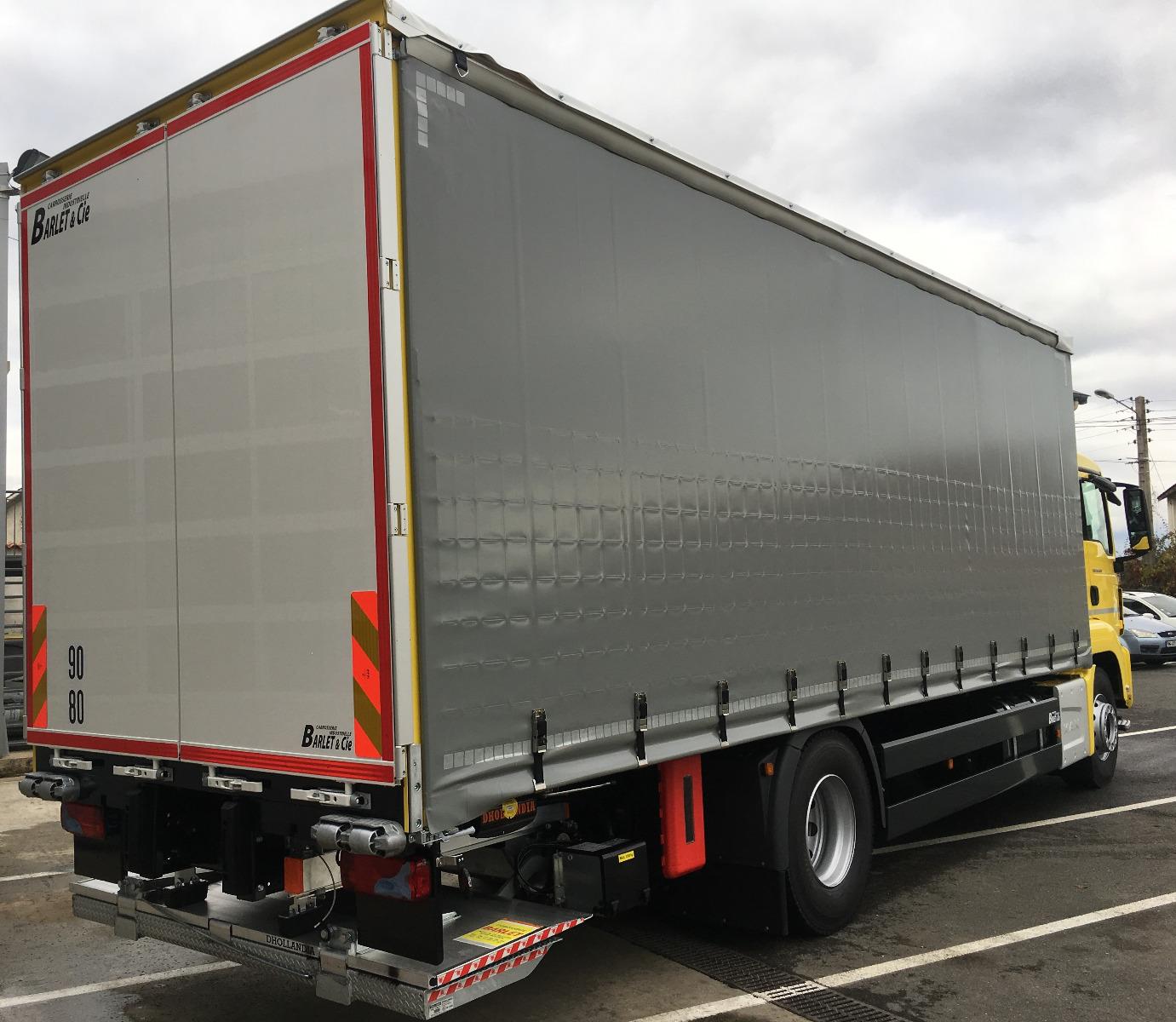 Carrosserie PLSC + hayon rétractable