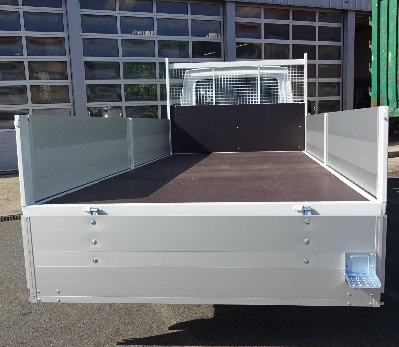 Plateau avec marchepieds intérieur de ridelle Ar + protection contreplaqué