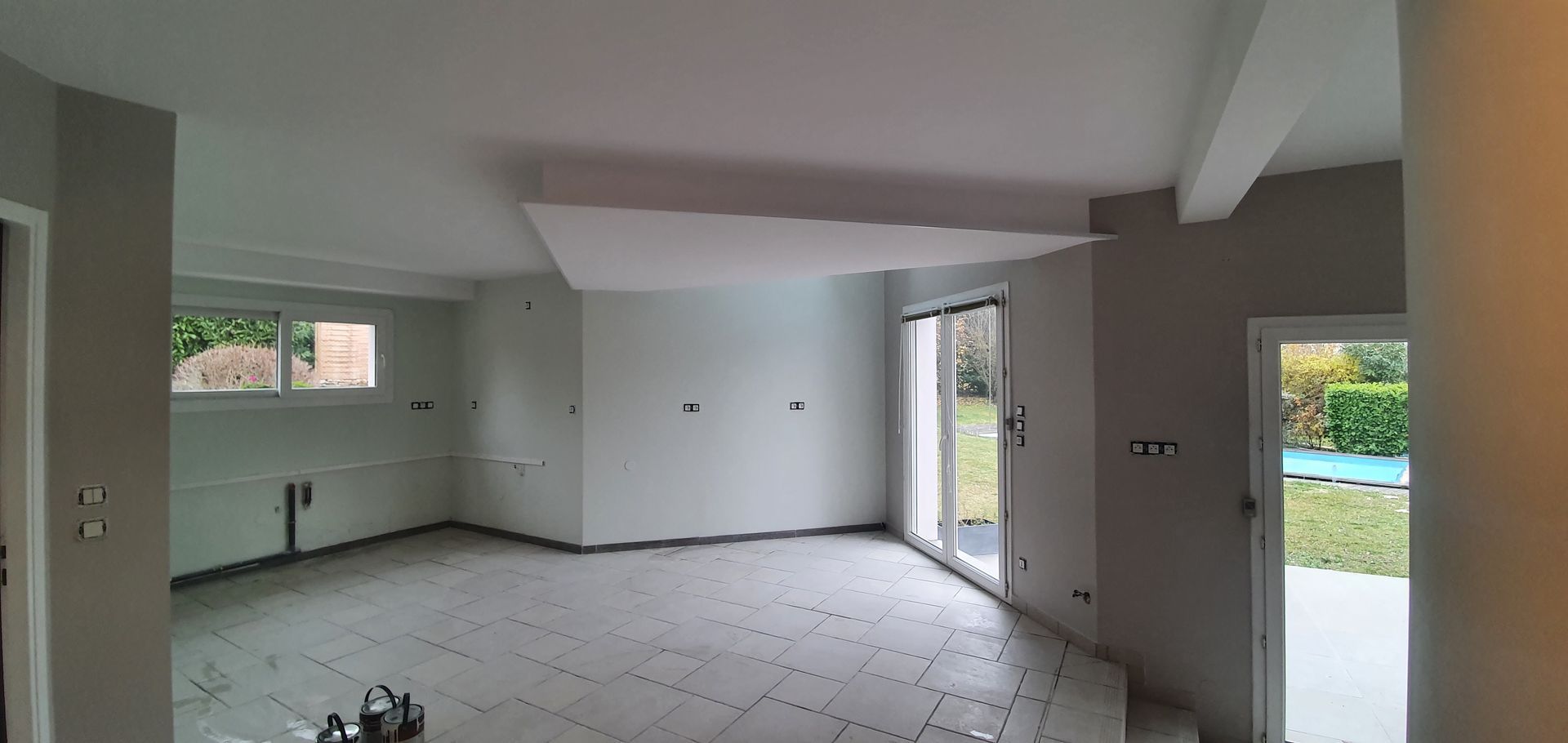 Pièce avec faux plafond