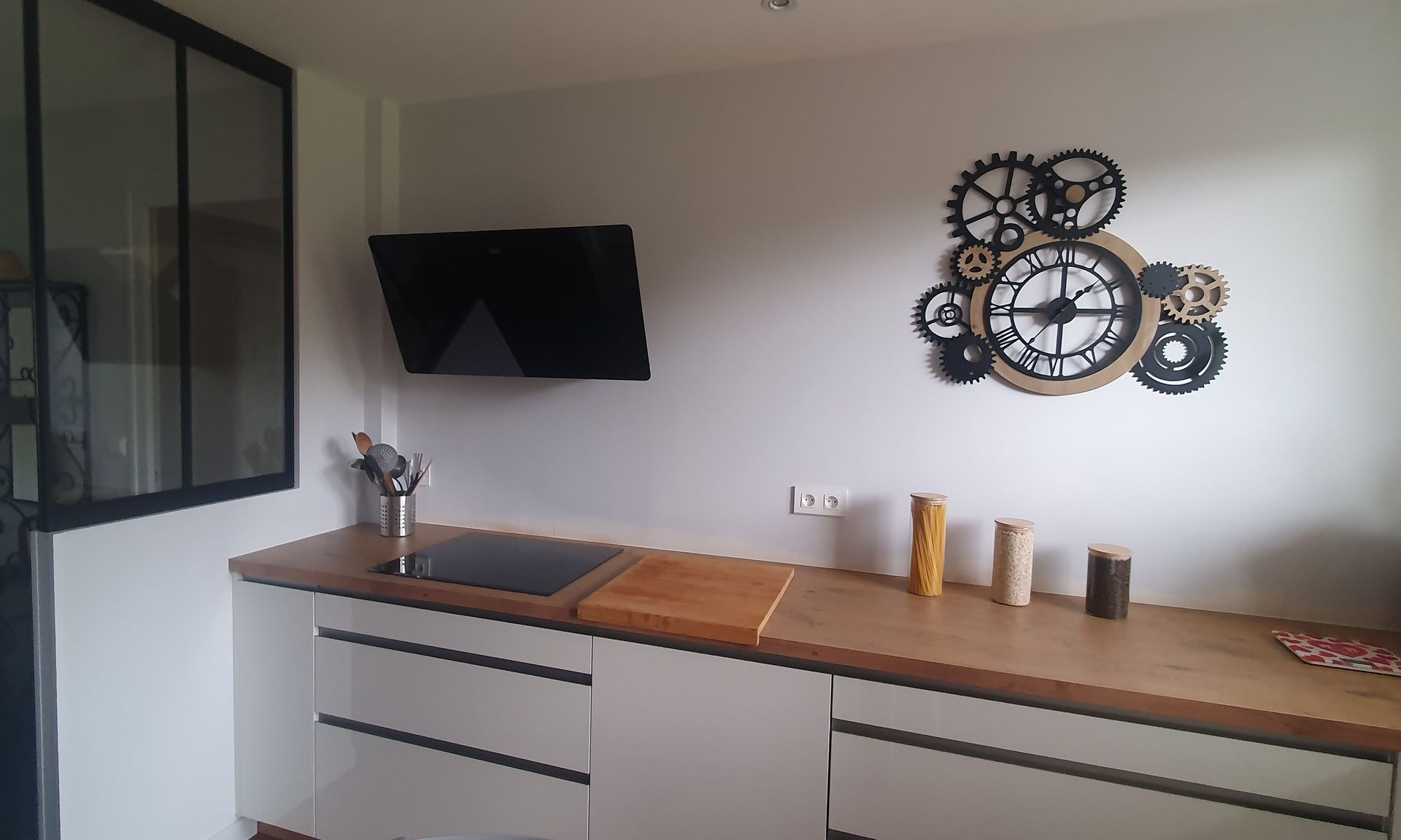 Cuisine rénovée avec verrière