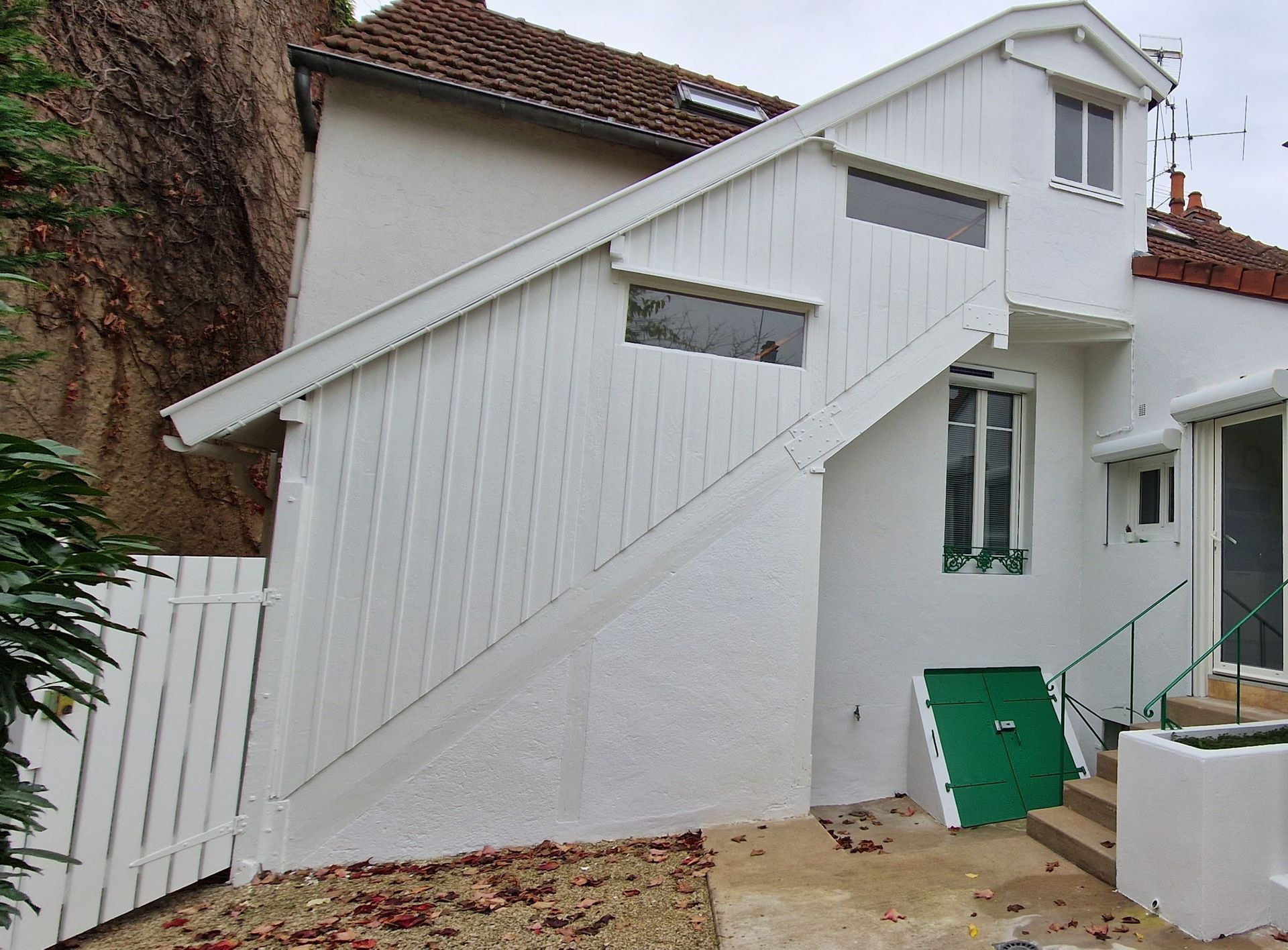 Façade en bois rénovée