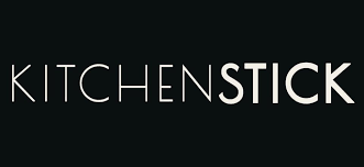 Das Wort Kitchenstick steht auf schwarzem Hintergrund