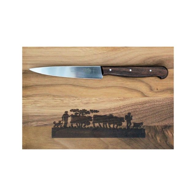 Messer auf Holz Hintergrund