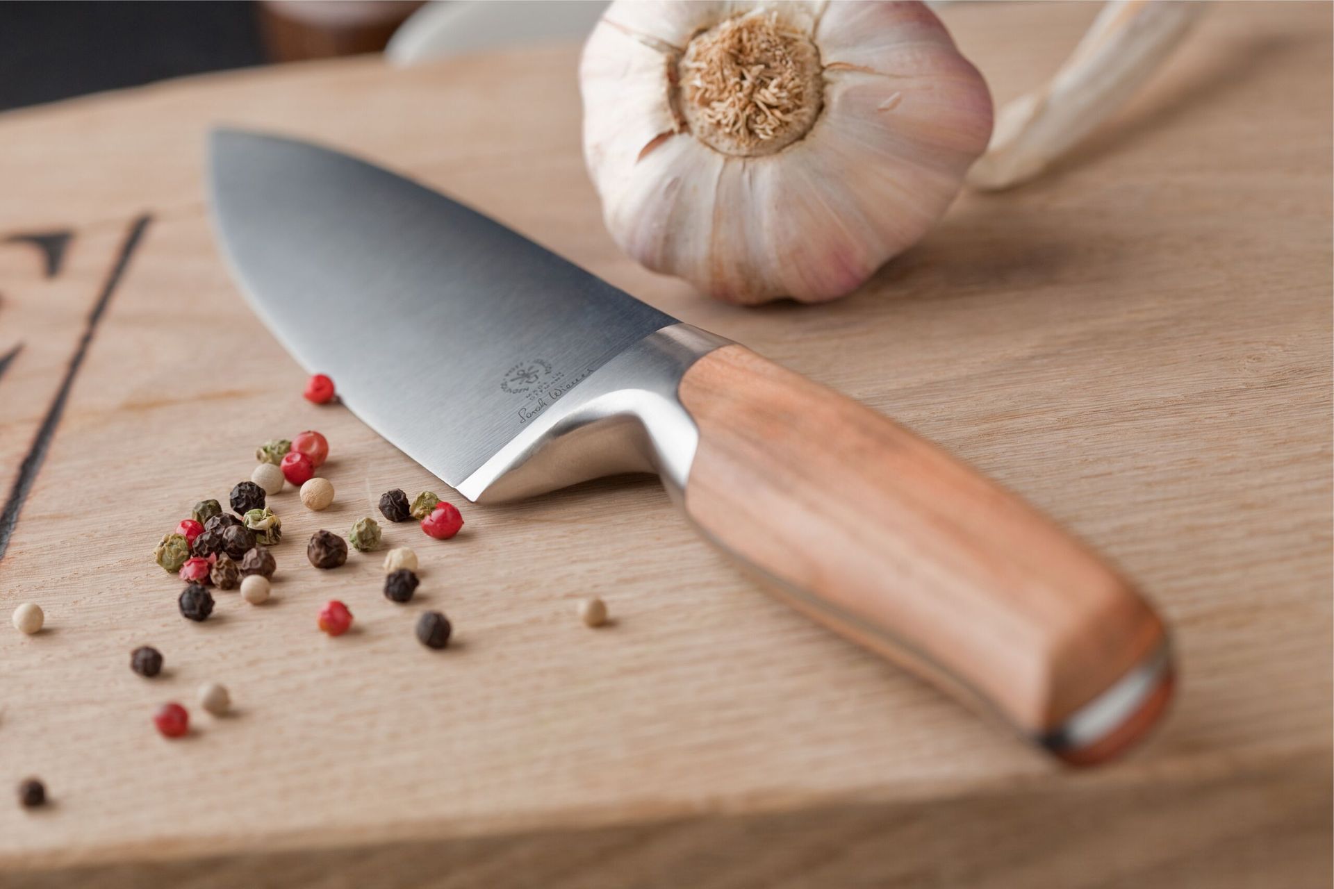 Messer mit Holzgriff