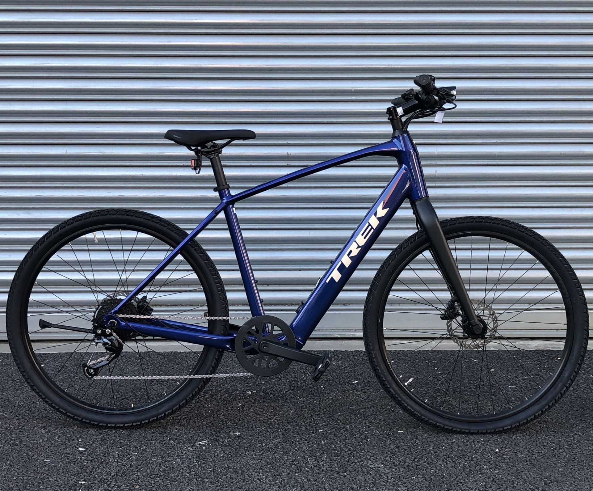 Vélo TREK bleu foncé