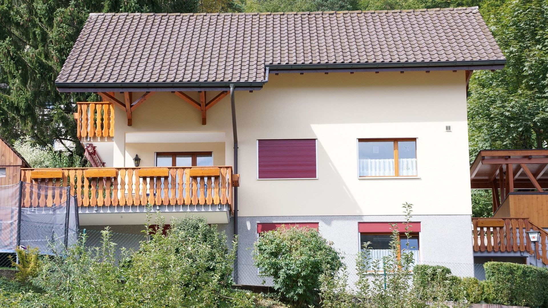 Fassadenrenovation - Malergeschäft Pecht in Laufen