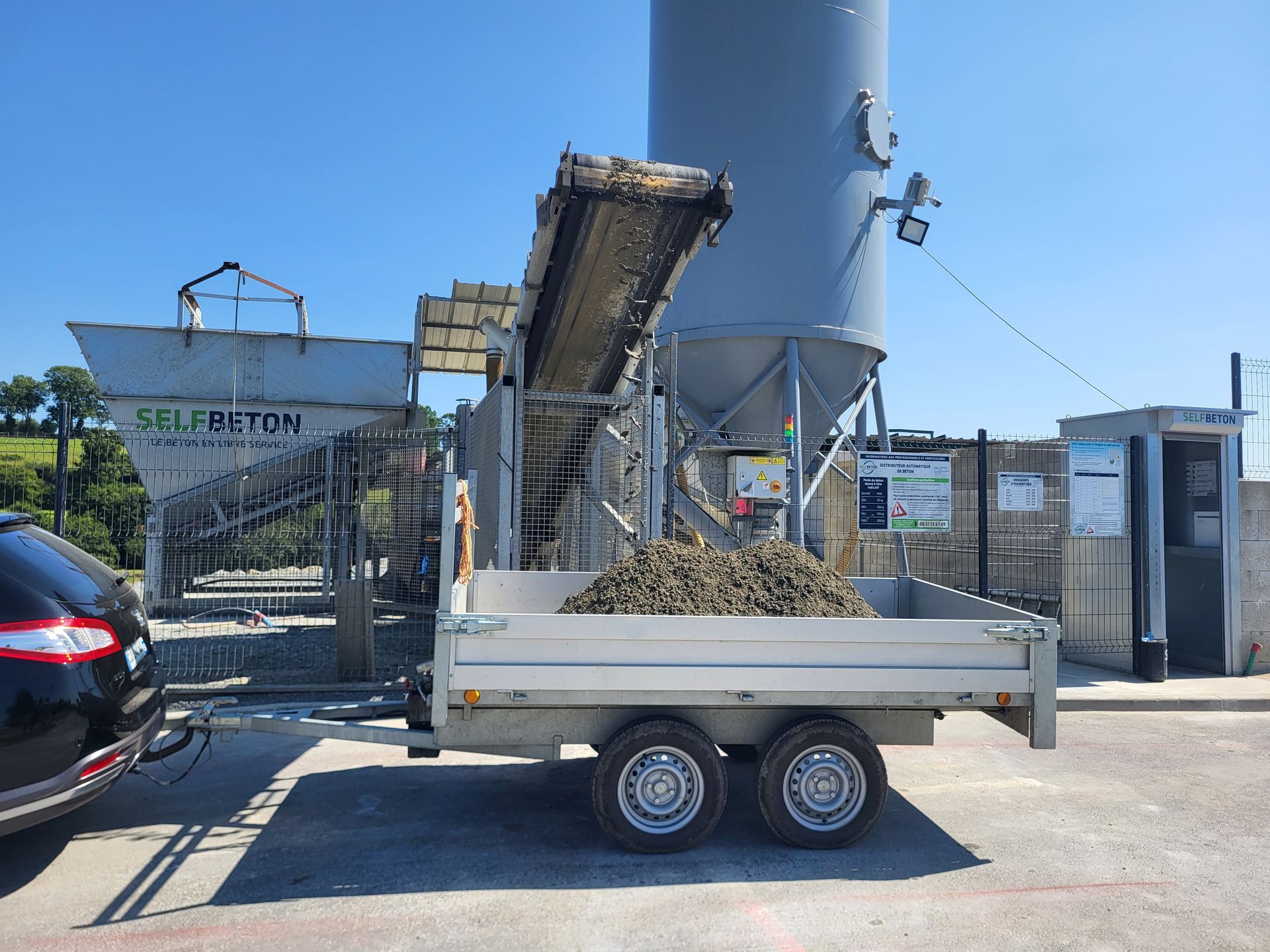 Distributeur automatique de béton