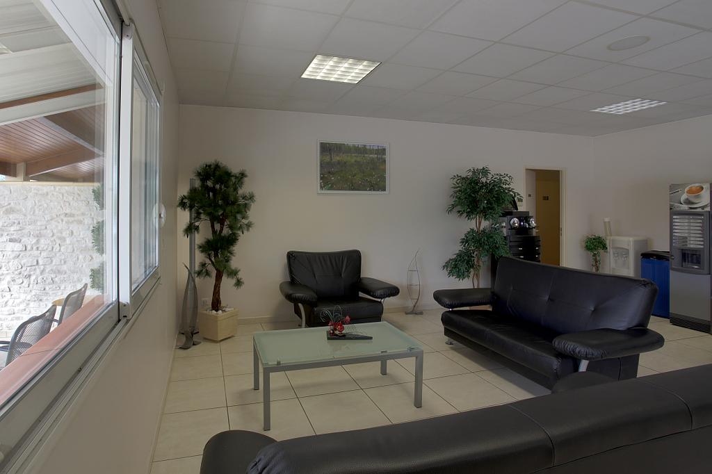 Carré de canapé dans le funérarium