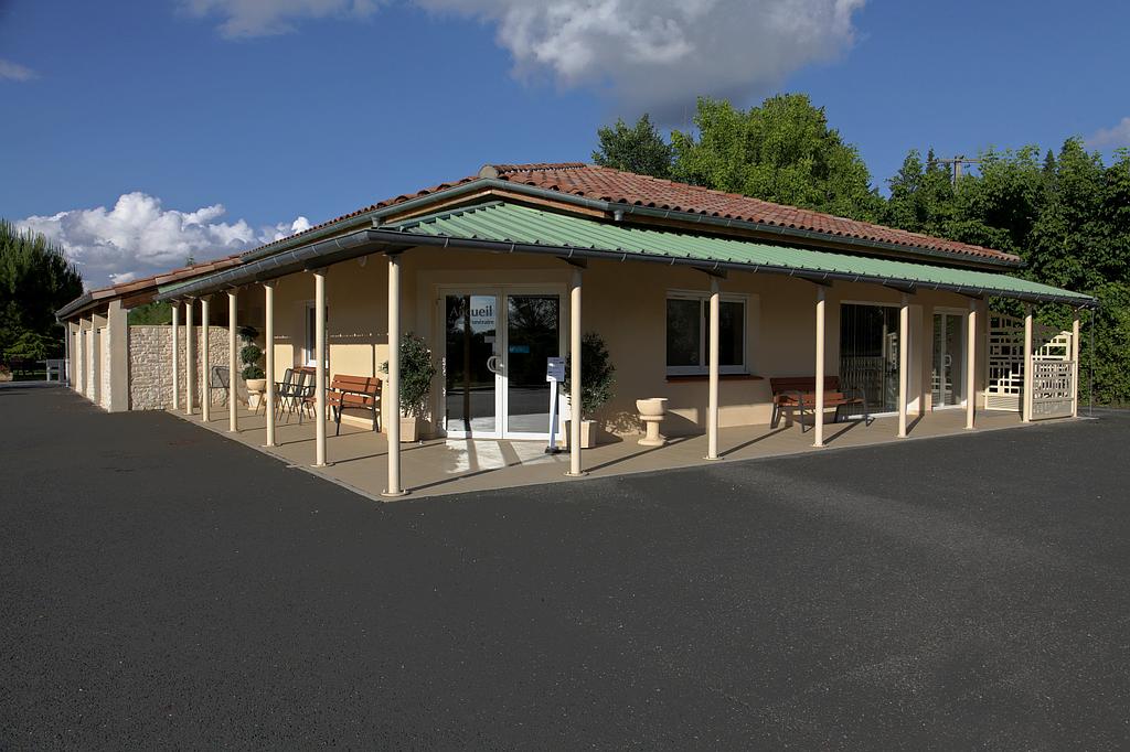 Entrée d'un des salons funéraires