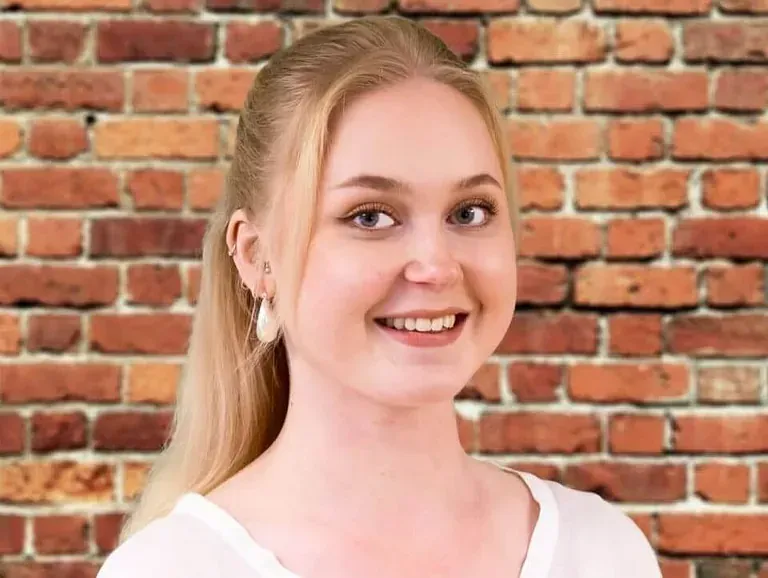 Parturi-kampaamo Teoksen Elina