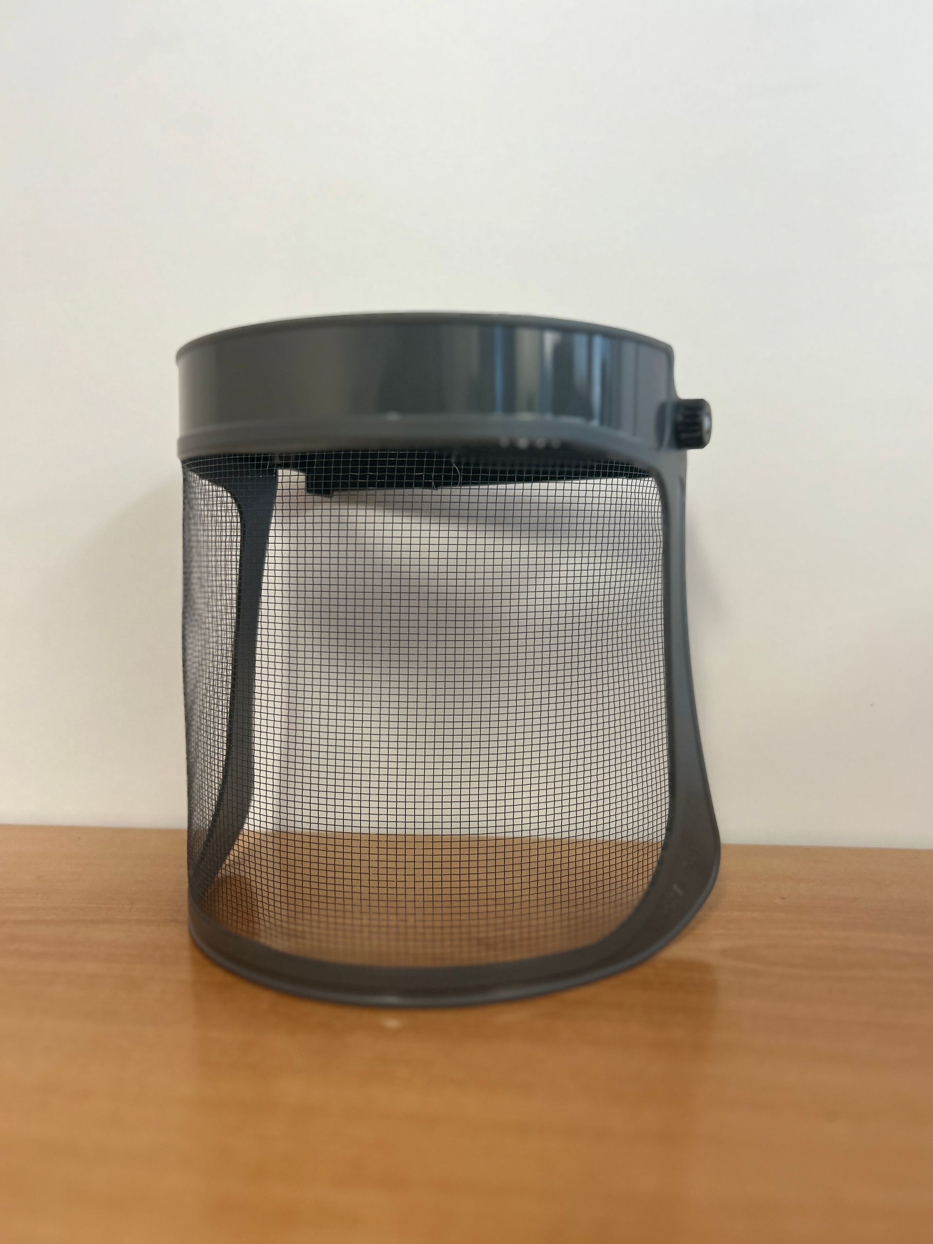 Visière à élastique