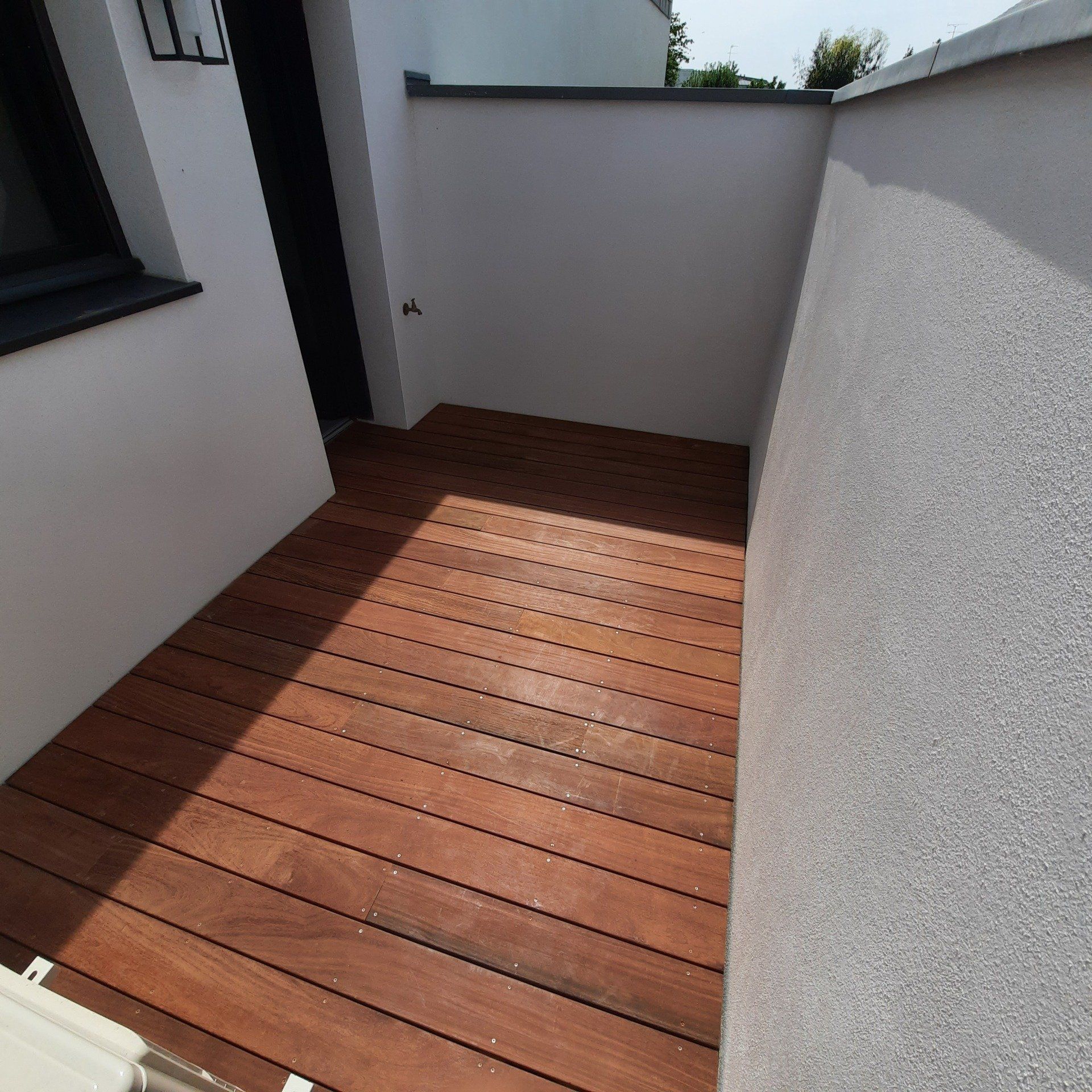 Terrasse en bois cour intérieure