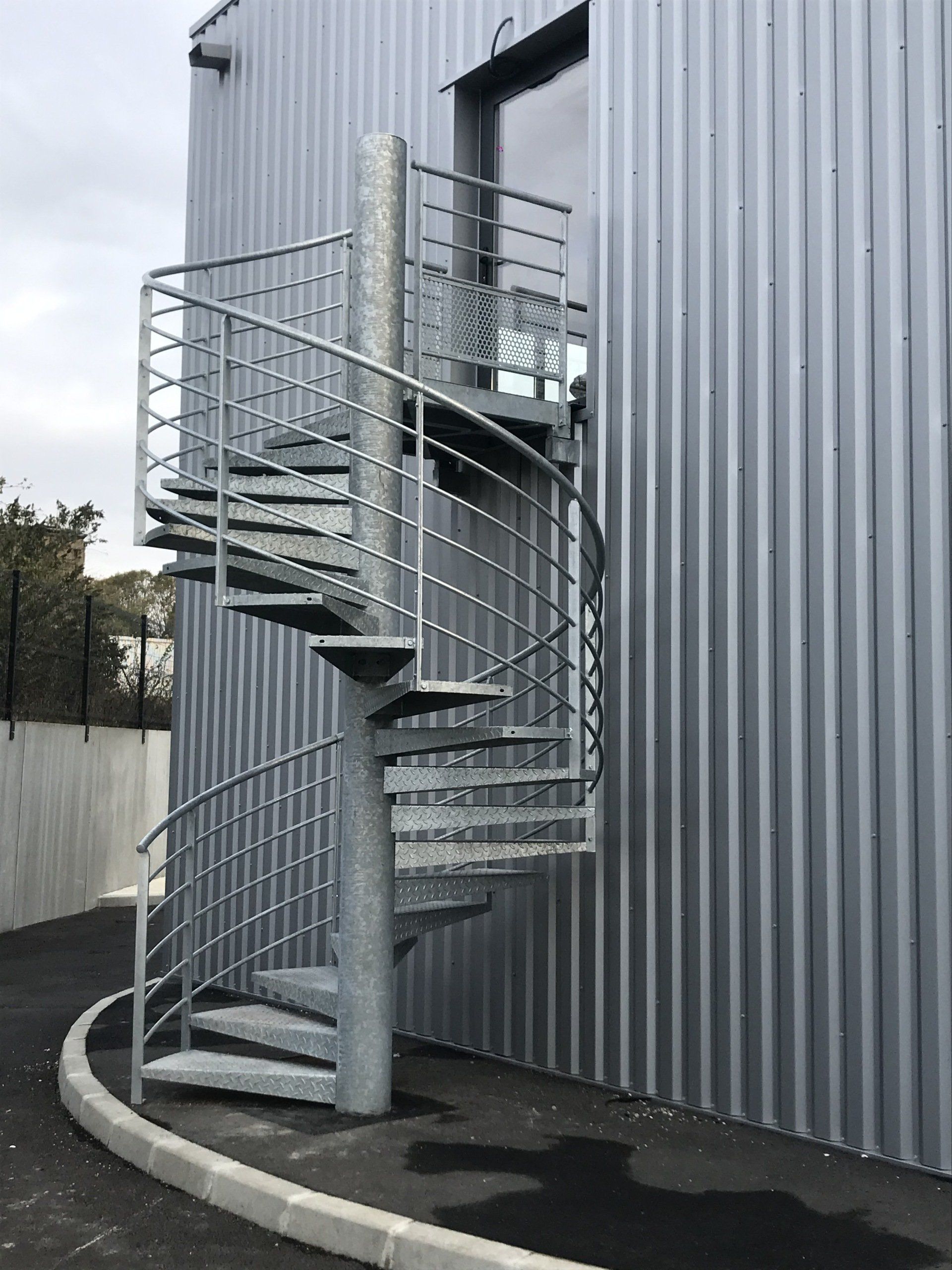Escalier hélicoidal de secours