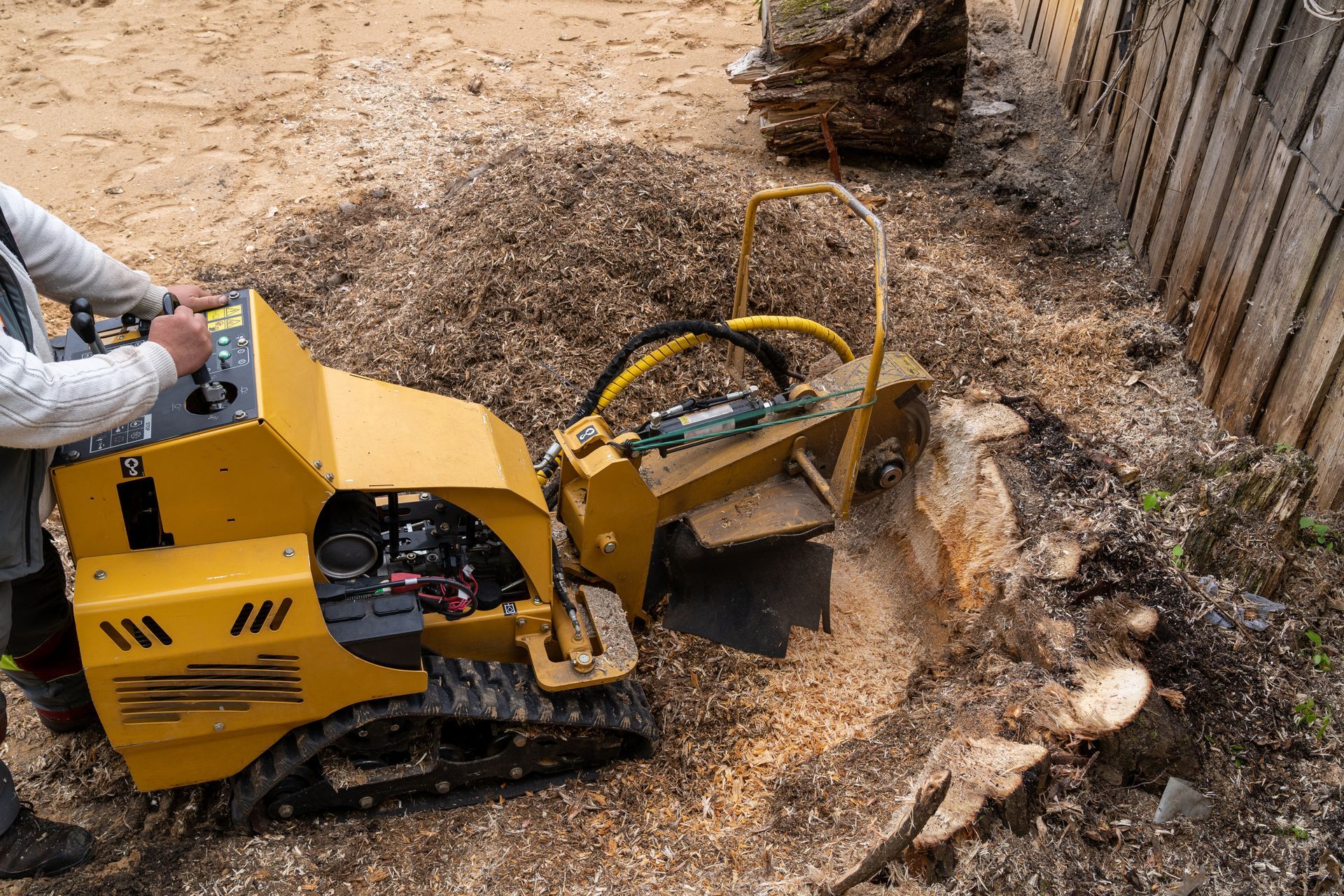 Machine pour le rognage de souche