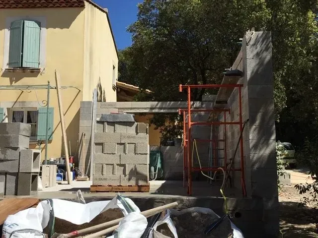 Création d'un garage collé à la maison
