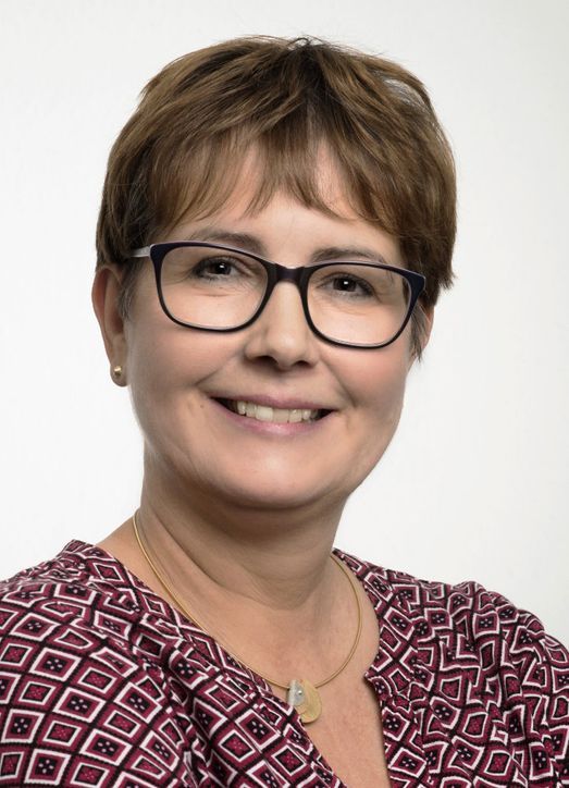 Iris Müller | Steuerfachangestellte | Bilanzbuchhalterin