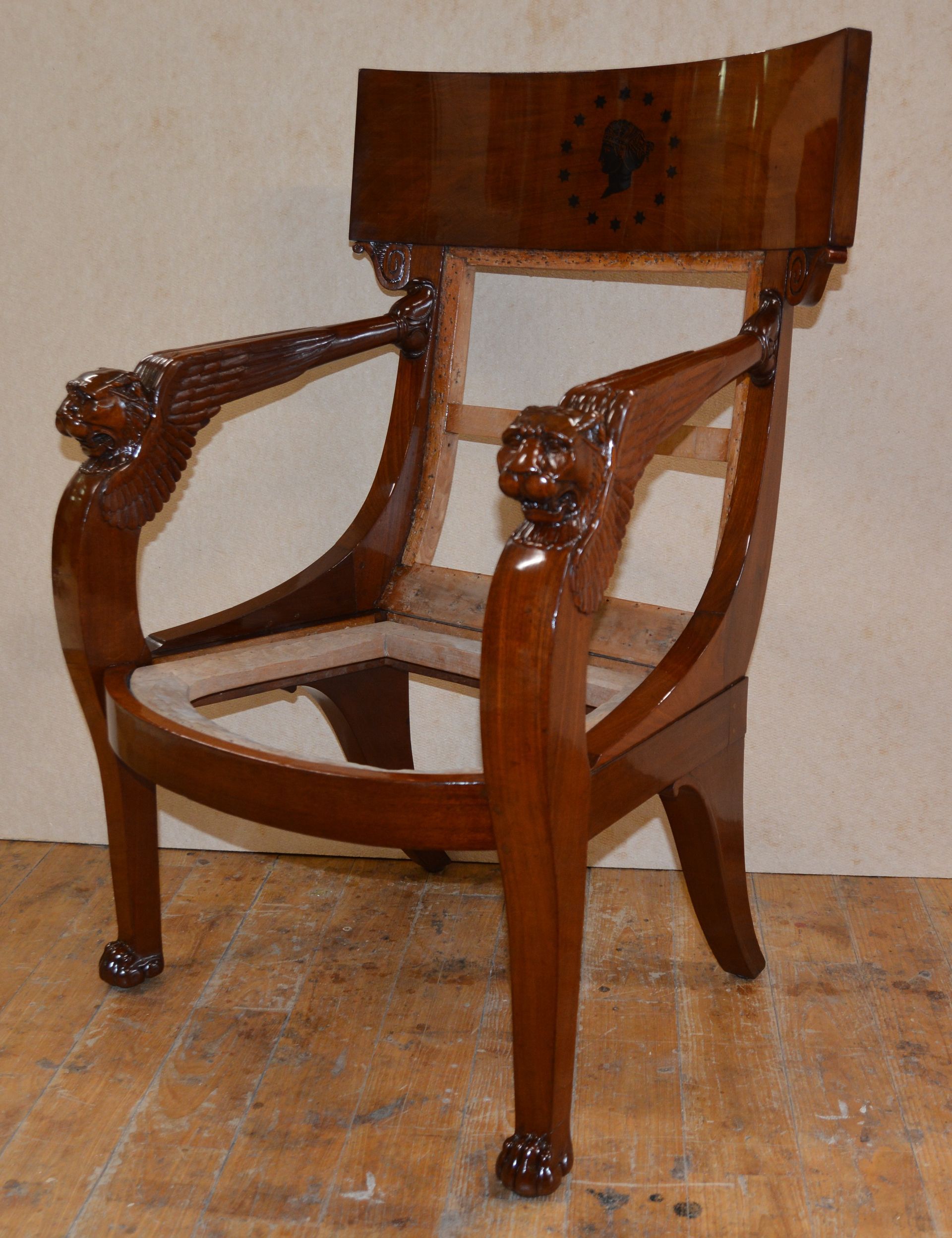 Commode à quatre tiroirs en bois