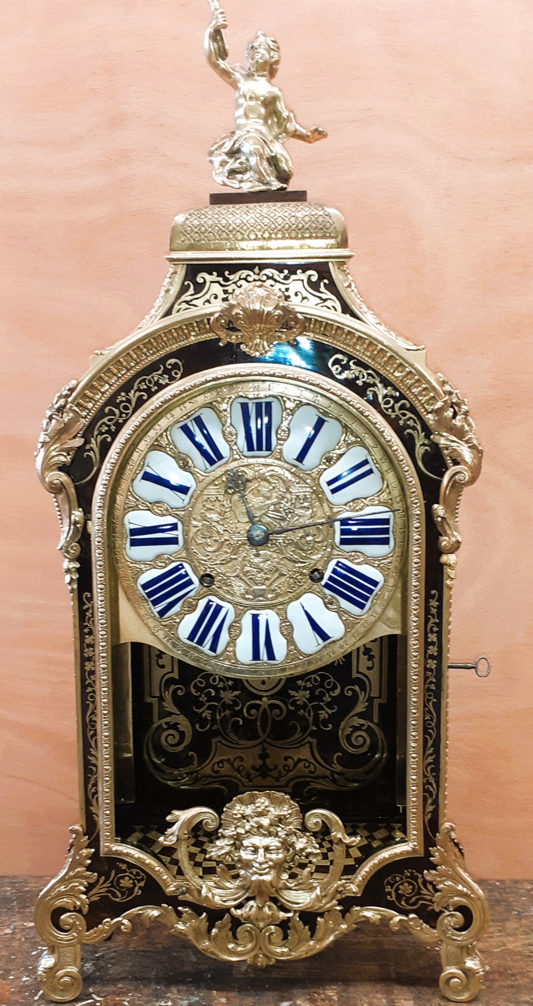 Vitrine avec cadre en bois