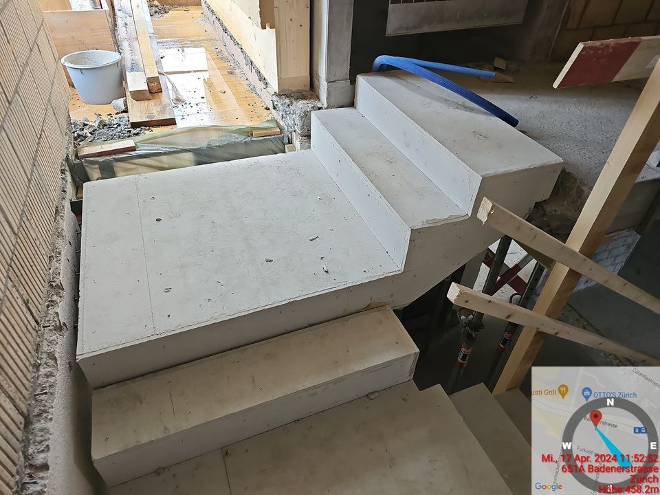 Ein Bild einer Treppe im Bau. Foto von der RRB GmbH