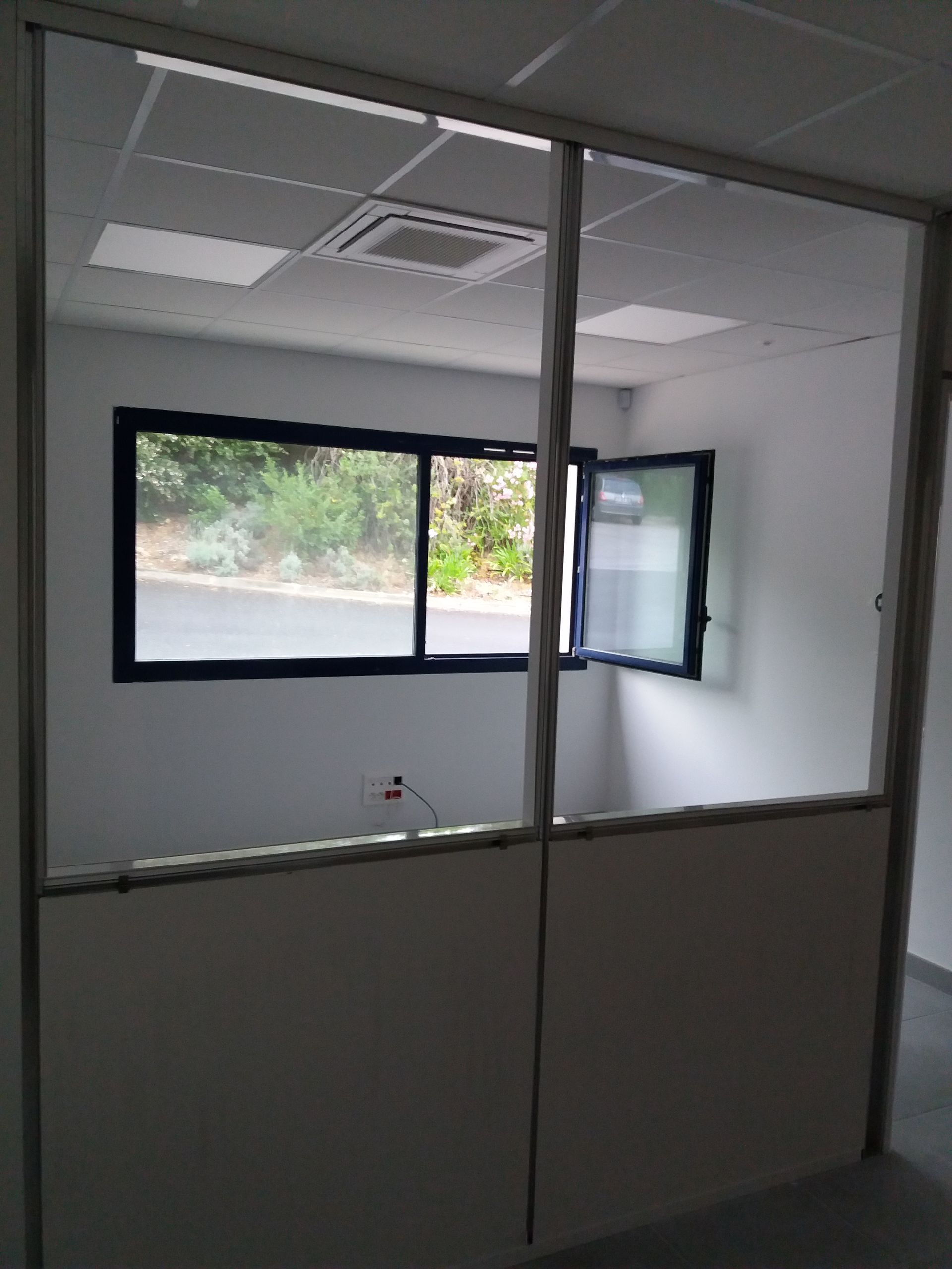 Articulations cloison modulaire