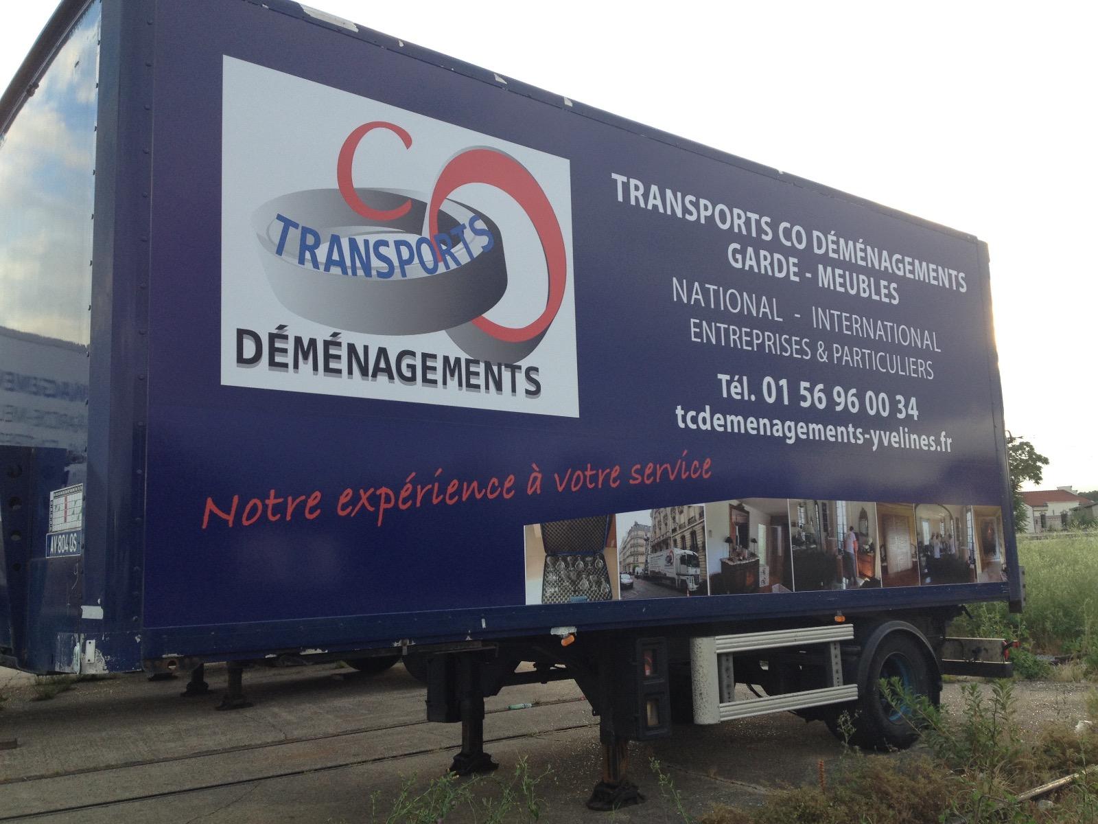 Marquages de véhicule : enseignes lettres adhésives, impression sticker, serigraphie Paris