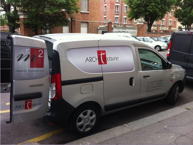 Marquages de véhicule : enseignes lettres adhésives, impression sticker, serigraphie Paris