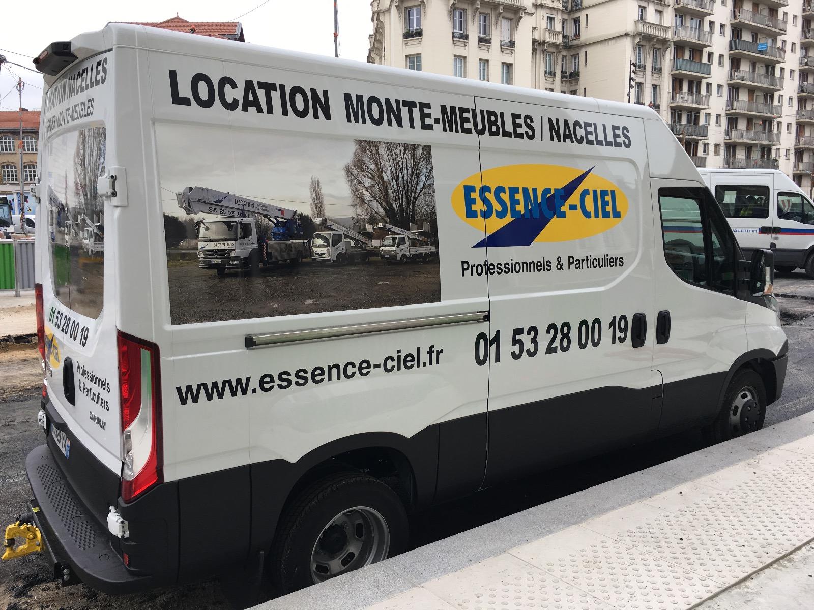 Marquages de véhicule : enseignes lettres adhésives, impression sticker, serigraphie Paris