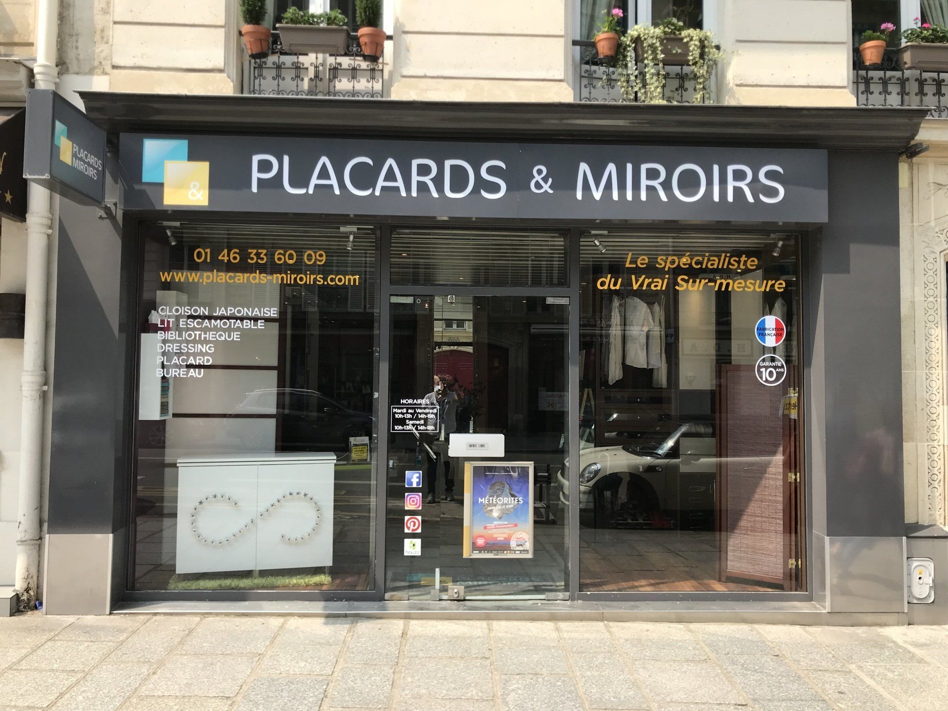 enseignes+adhésif+décor+mural+habillage+vitre+vitrine+cloison+bureaux+marquage+véhicule+fabricant+panneaux+publicitaires+poseur+création+installation+paris