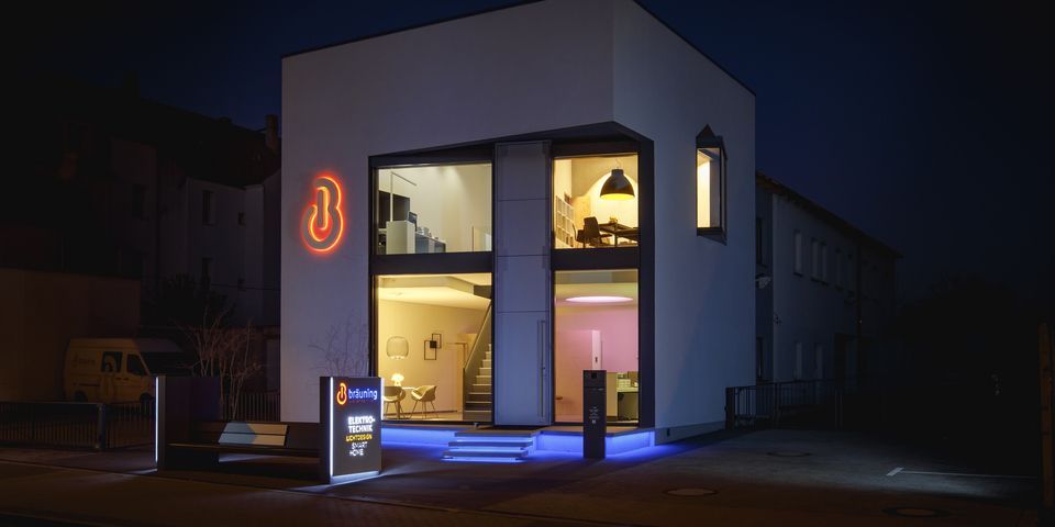 Glastür und Fenster für ein modernes Gebäude von Gergs Glas-Kunststoff-Metallbau