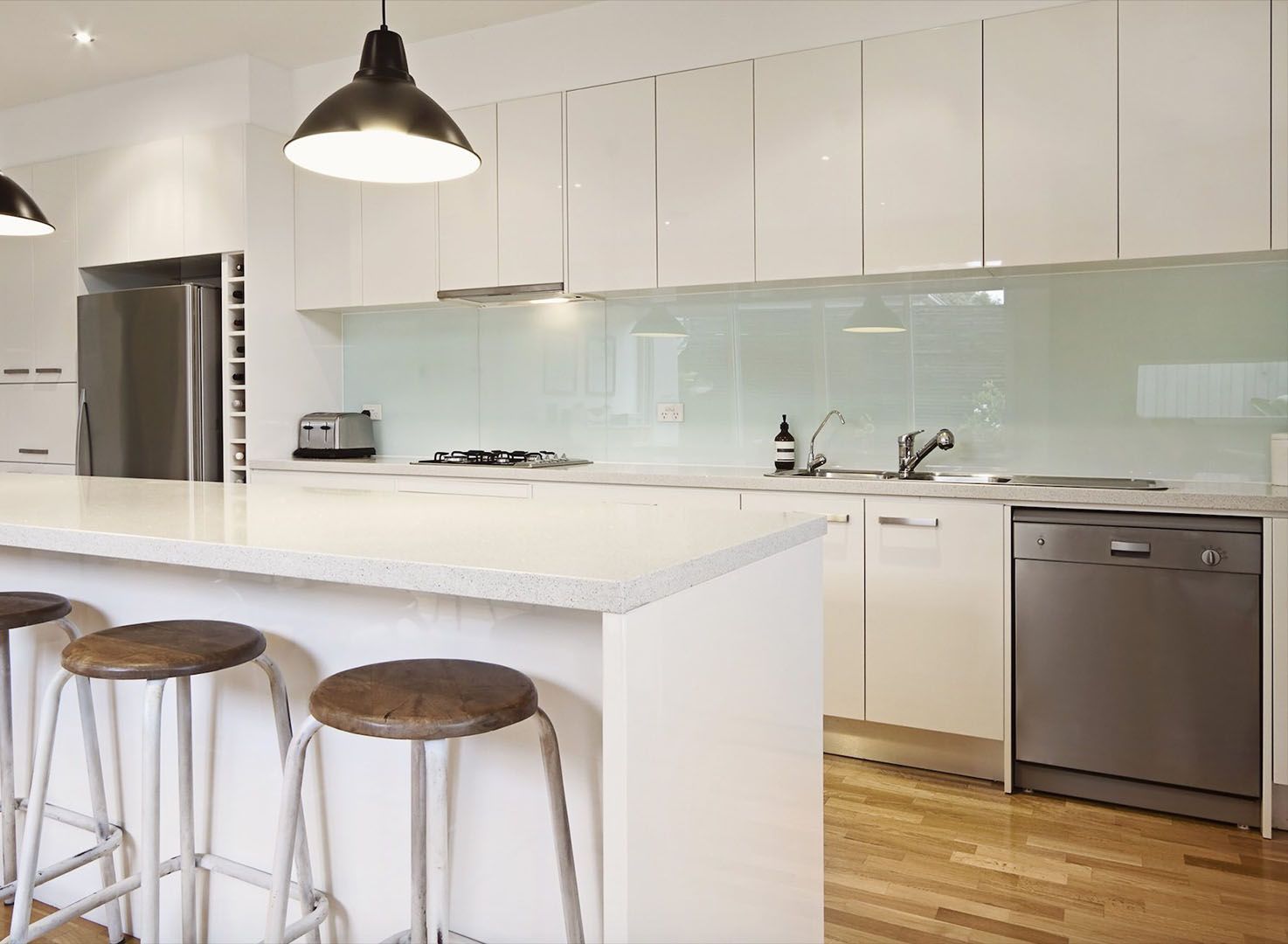 Küchenrückwand aus Glas von der Glas MAG AG