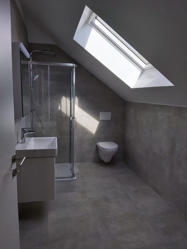 Rénovation des murs et boiseries d'une ancienne maison.