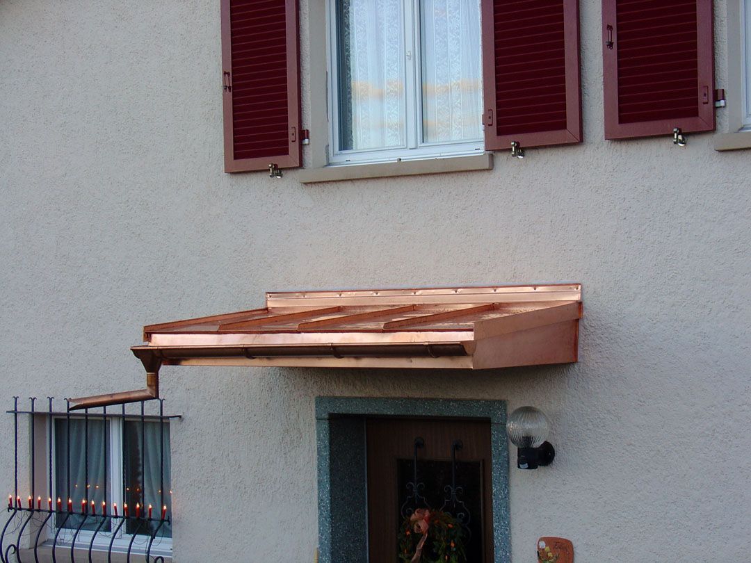 Vordach Einfamilienhaus | Spenglerei, Flachdächer & Unterhalt | Egloff & König GmbH | Frauenfeld