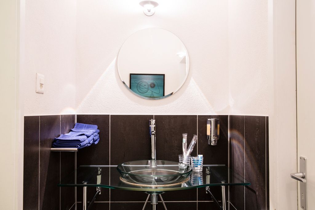 Zahnarztpraxis Dr. med. dent. Urs Schellenberg 3