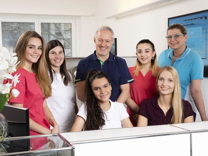 Das Team der Zahnarztpraxis Dr. med. dent. Urs Schellenberg - Zürich