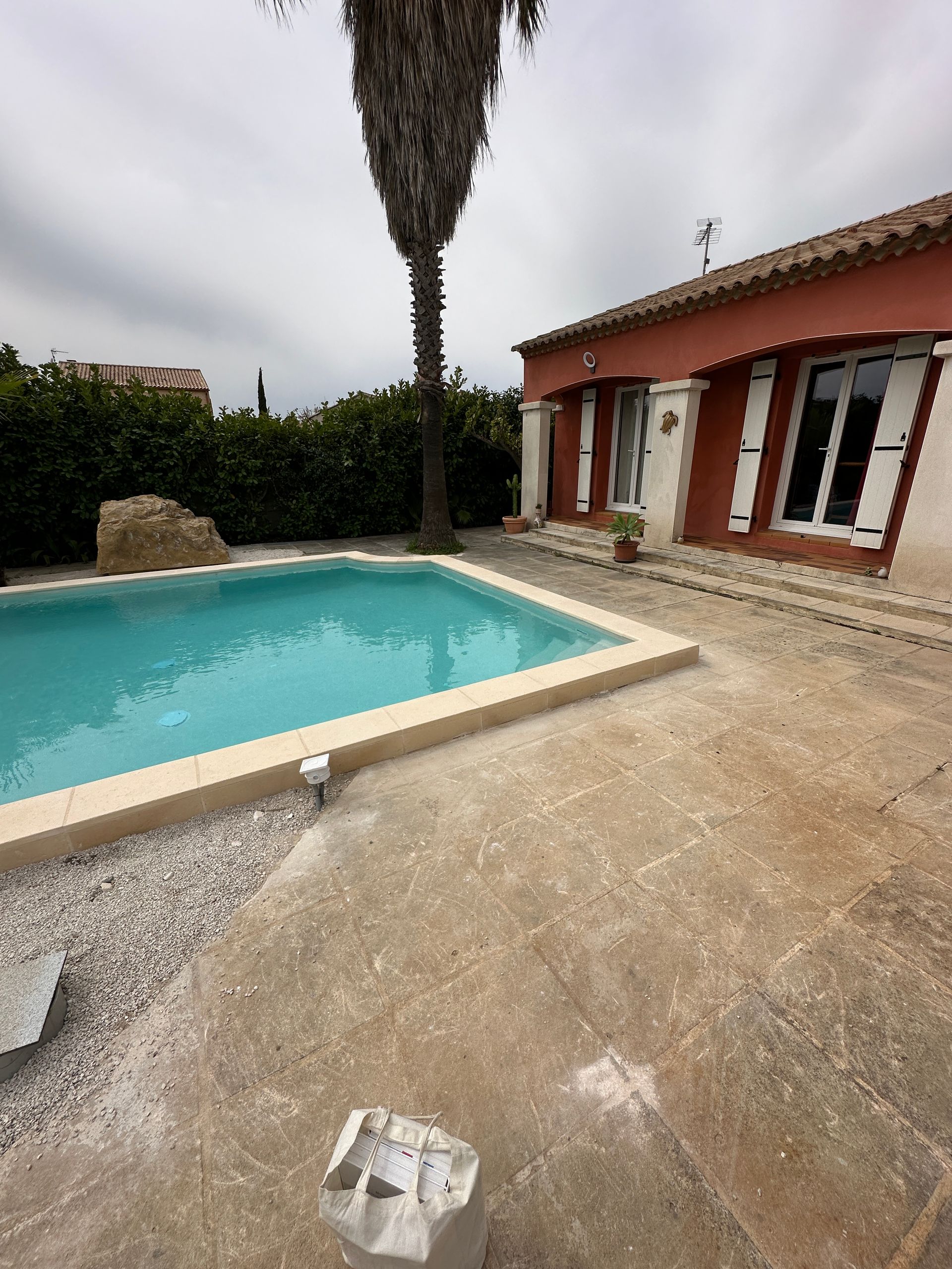 Dépose u carrelage et réalisation de la chape béton 