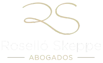 Logotipo dorado &ldquo;RS&rdquo; sobre el texto tenue &ldquo;Rosell&oacute; Skeppes&rdquo; y &ldquo;ABOGADOS&rdquo; sobre fondo blanco.