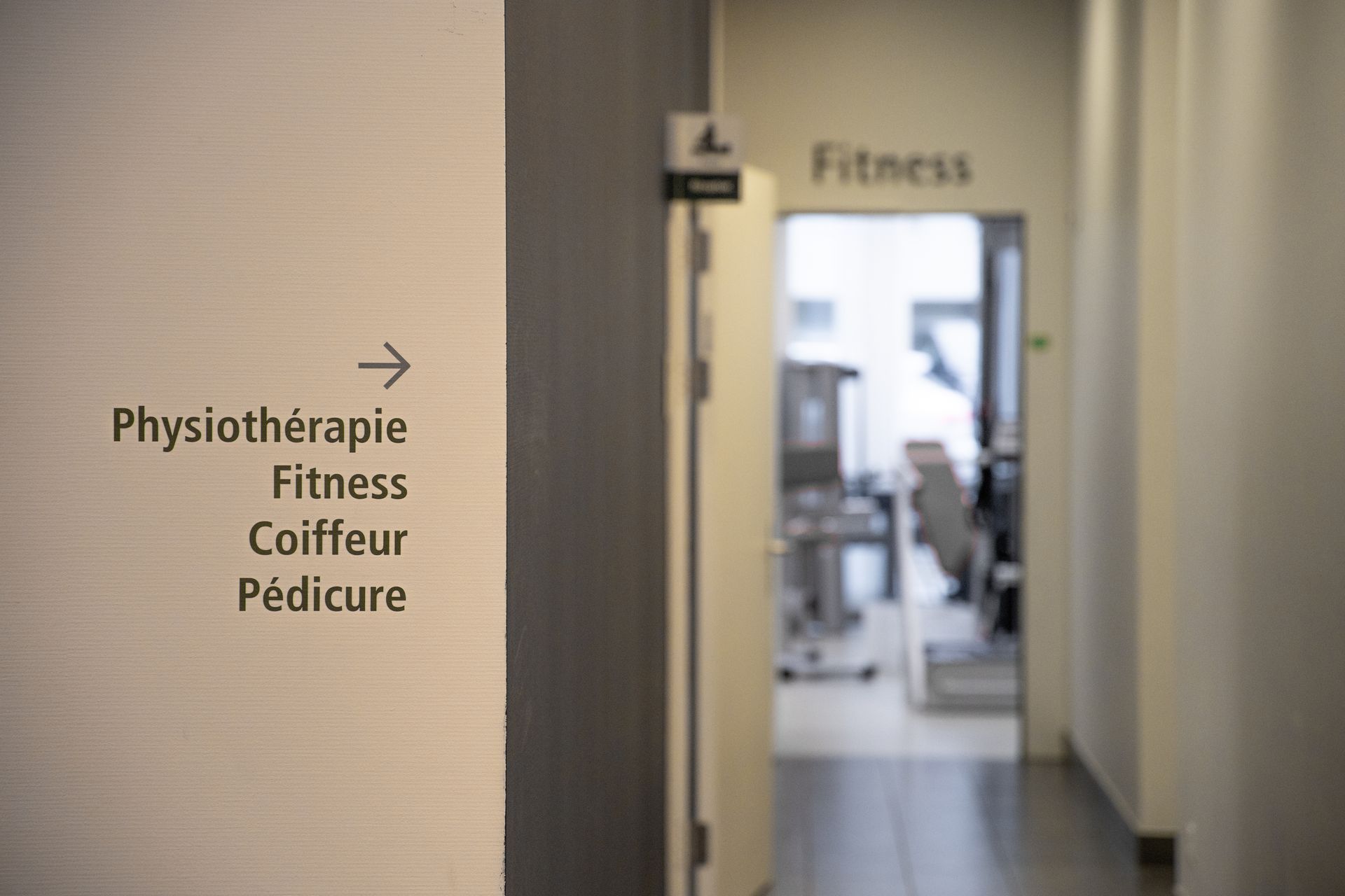 Eingang Physio & Fitness au Lac 