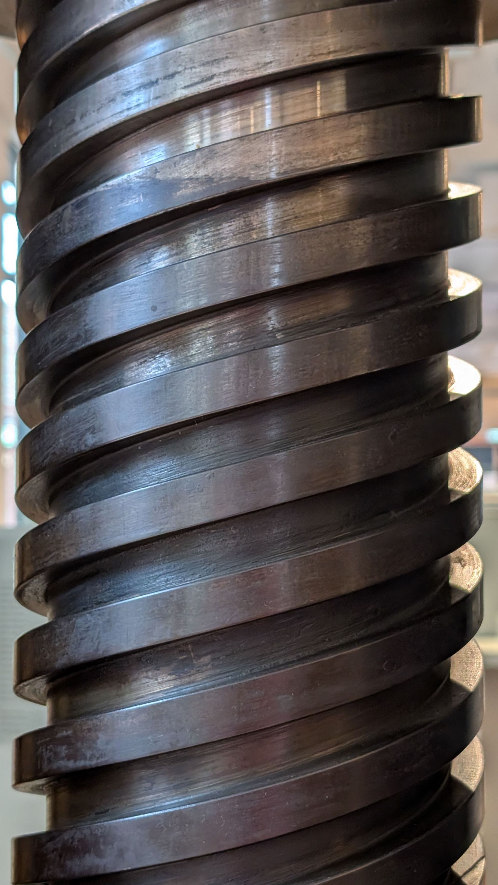 Reparación y fabricación de husillos para maquinaria de extrusión e inyección