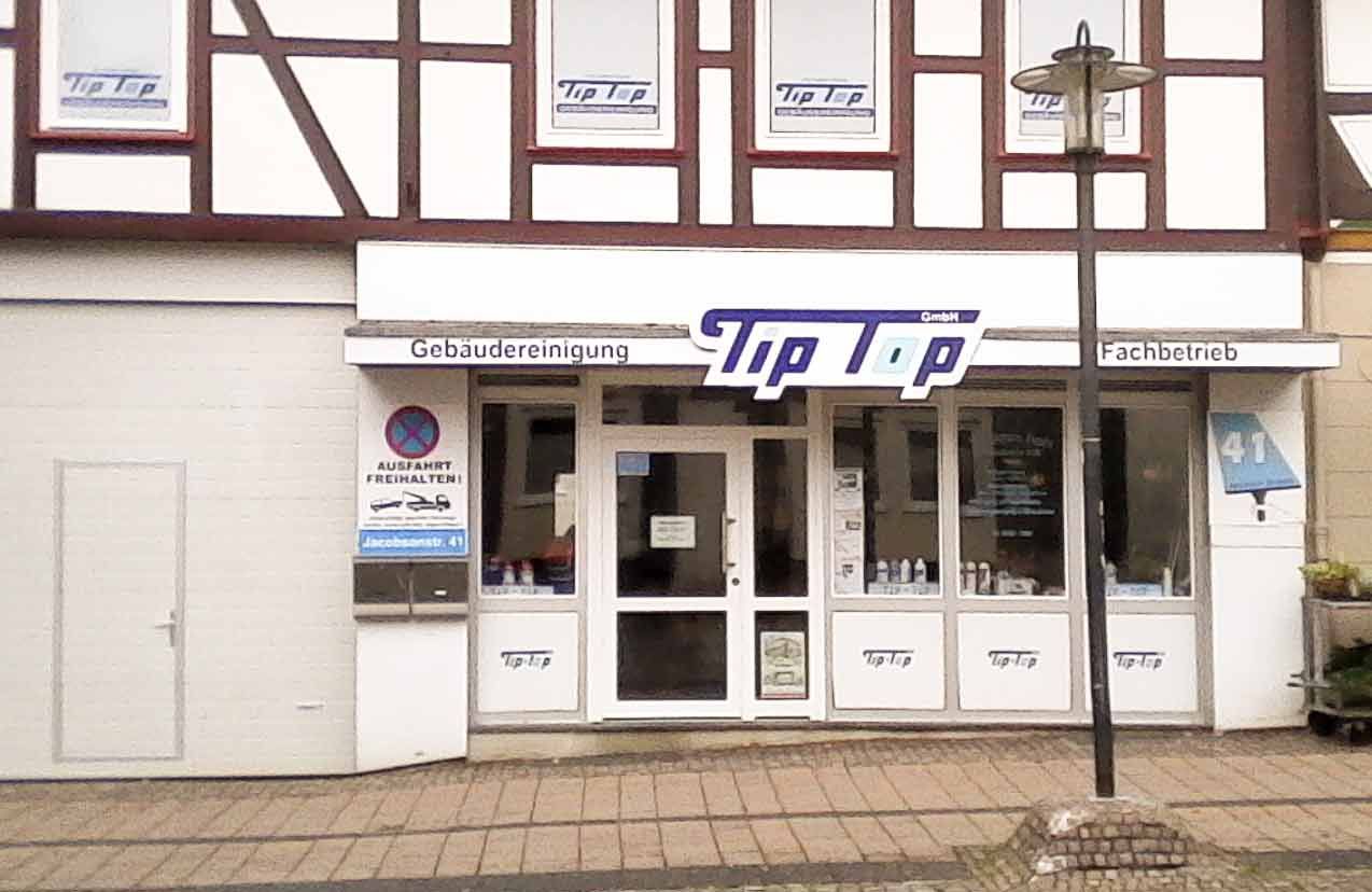 Ein Laden mit einem Schild mit der Aufschrift „Tip TP“