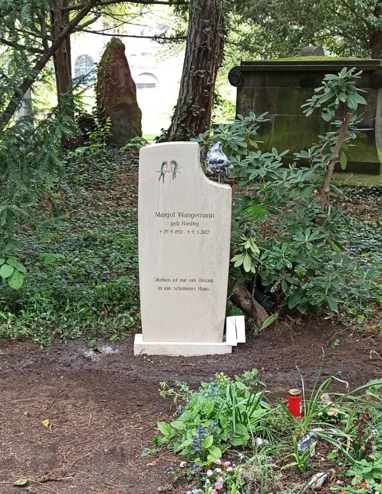 JH Steingestaltung, moderner minimalistischer Grabstein weiß