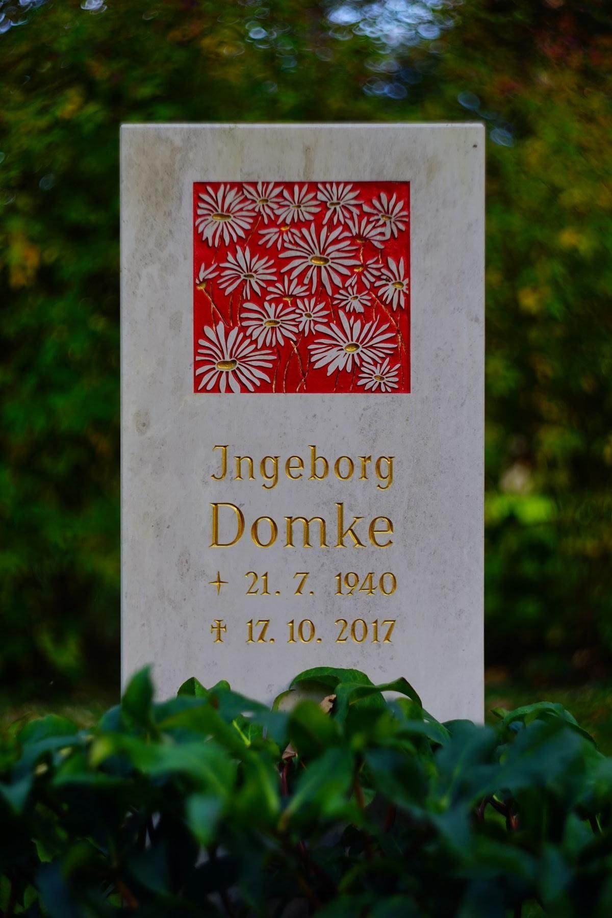 JH Steingestaltung, Grabstein