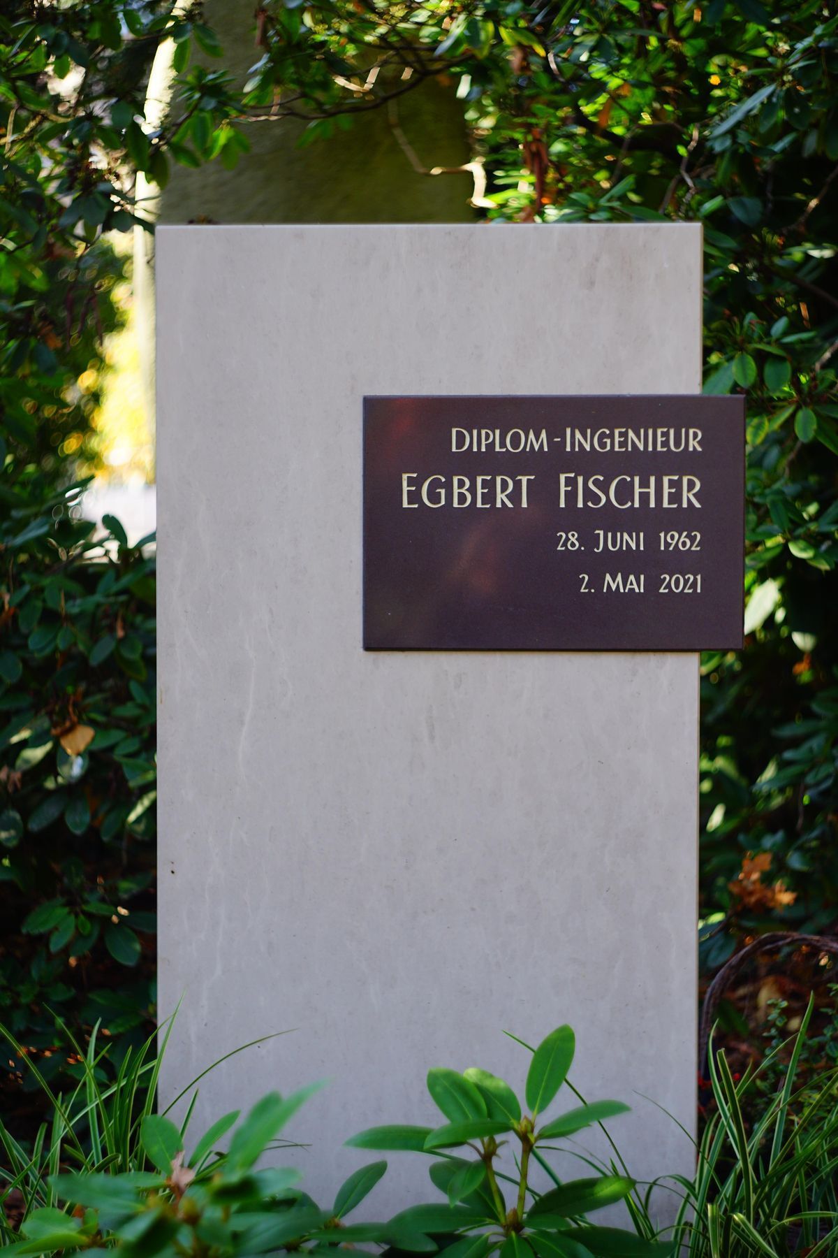 JH Steingestaltung, Grabstein