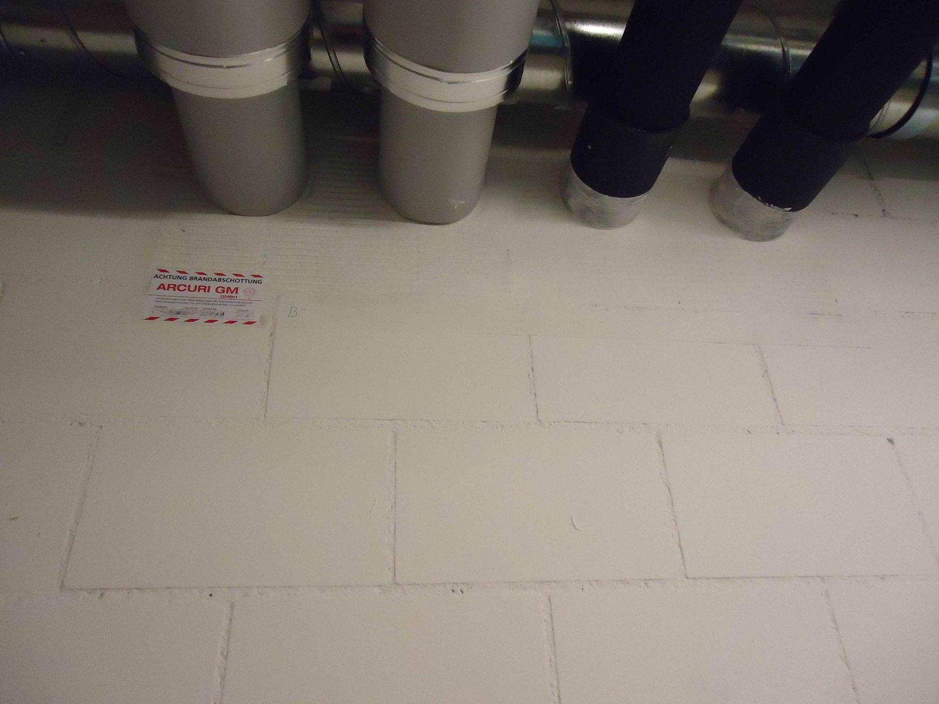 Rohre gehen in den Boden