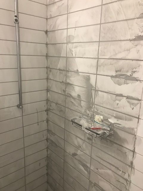 Aufgespitze Plattenwand