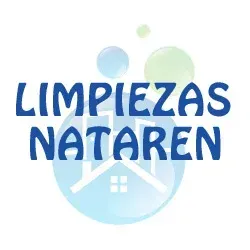 Logotipo para Limpiezas Nataren: texto azul, contorno de casa, pompas de jabón, fondo blanco y azul.