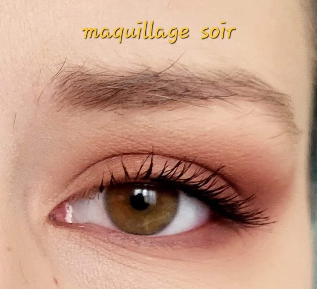 Fard à paupières sur œil