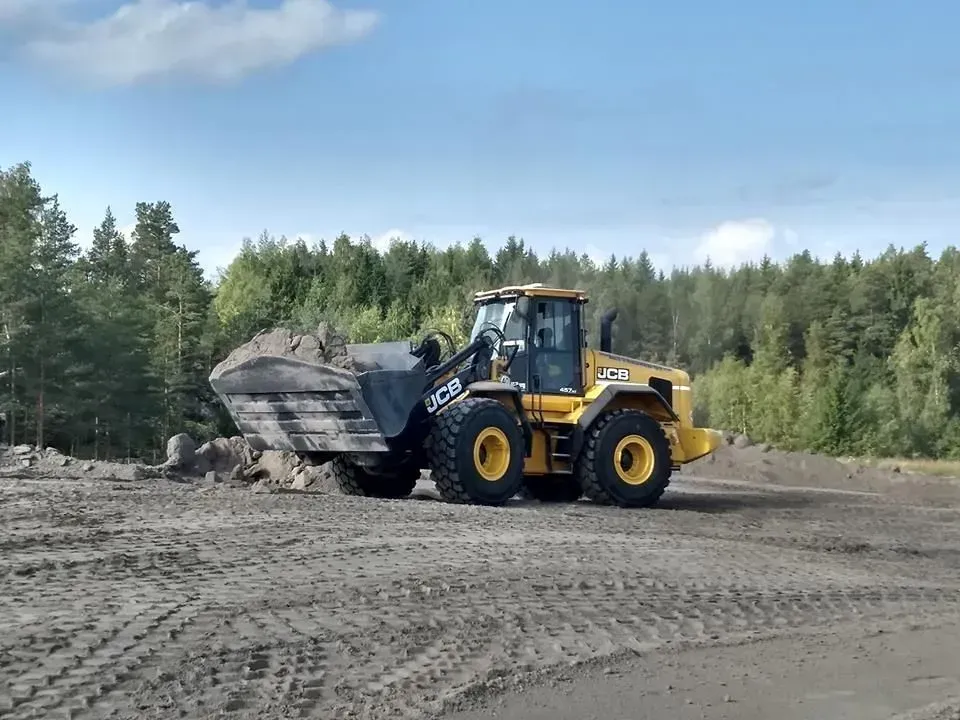 Maa-ainekset ja kuljetus