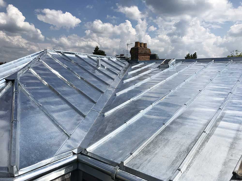 Restauration de toiture en zinc naturel - Ouvrage terminé