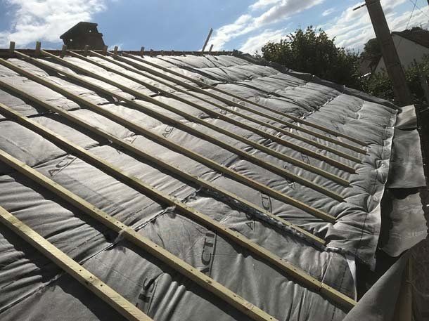 Isolation des rampants de toiture avec sous-toiture isolante 3 en 1 de chez Actis
